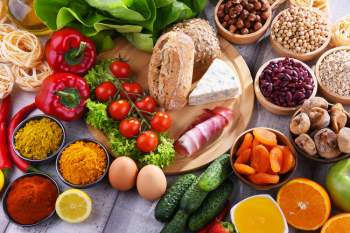 6 lời khuyên để từ bỏ chế độ ăn kiêng và ăn uống trực quan hơn vào năm 2021 - Ảnh 5.