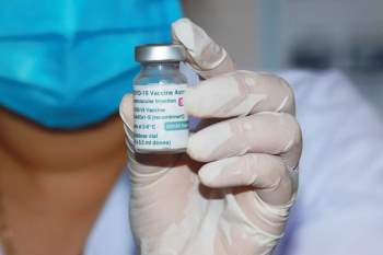 Bắt đầu tiêm vắc-xin Covid-19 tại Đắk Lắk - Ảnh 2.