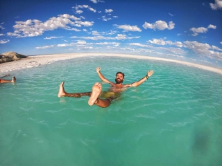Địa điểm nơi Vũ Khắc Tiệp “mượn ảnh” để đăng lên Instagram: Hồ muối “ảo diệu” nhất nước Mỹ, khách du lịch check-in nườm nượp - Ảnh 14.