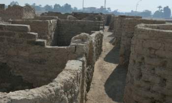 Tìm thấy thành phố bí mật 3000 năm tuổi ở Ai Cập - Ảnh 1.