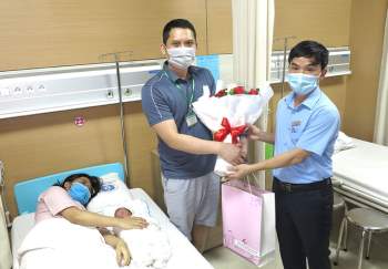 Bệnh viện Sản Nhi tỉnh Phú Thọ đón em bé đầu tiên ra đời bằng phương pháp thụ tinh trong ống nghiệm - Ảnh 1.