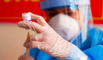 117 nhân viên y tế Đà Nẵng sức khoẻ ổn định, trở lại làm việc sau tiêm vaccine COVID-19 - Ảnh 3.
