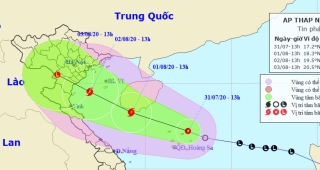 Áp thấp nhiệt đới gây có mưa dông mạnh trên Biển Đông 