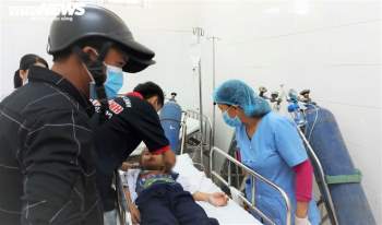 32 học sinh tiểu học ở Đà Nẵng nhập viện cấp cứu do chơi đồ chơi lạ - Ảnh 1.