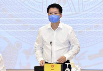 Thứ trưởng Bộ Y tế: Từ tháng 8 trở đi, các nguồn vắc xin COVID-19 Việt Nam đã đặt mua sẽ về đều - Ảnh 1.