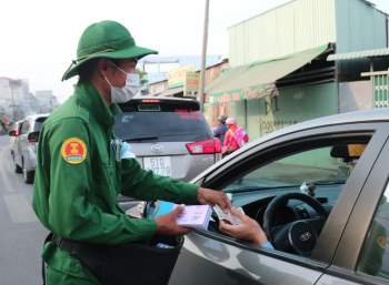 Trở lại TP.HCM sau Tết Dương lịch: Các cửa ngõ nơi thông thoáng, chỗ ùn tắc - ảnh 2