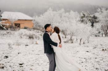 Cặp đôi trẻ với bộ ảnh cưới 'xưa nay hiếm' giữa tuyết trắng ở Y Tý - ảnh 2