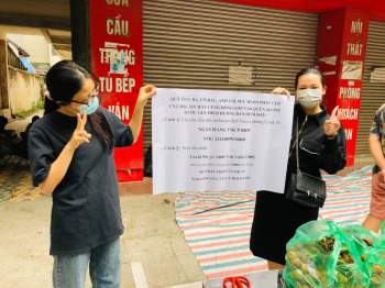 Thả tim cho người Hà Nội mua 2 tấn vải Bắc Giang mang về phát miễn phí - ảnh 4