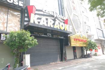 Sau ca nhiễm Covid-19 ở Hà Nội, karaoke 'cửa đóng then cài' trong lễ 30.4 – 1.5 - ảnh 7