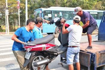 Minh ‘cô đơn’ nhận xe ba gác mới từ nàng thơ 'nghĩa hiệp': 'Tôi không cô đơn chút nào' - ảnh 5