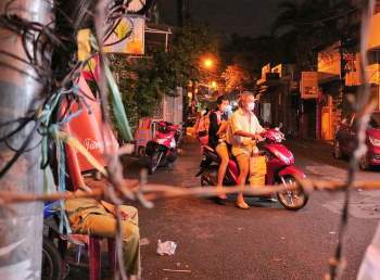 Đêm trường Mả Lạng cách ly Tết 2021: Lạc quan Sài Gòn, có người tình nguyện vào cách ly - ảnh 7