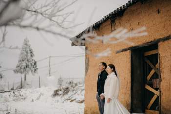 Cặp đôi trẻ với bộ ảnh cưới 'xưa nay hiếm' giữa tuyết trắng ở Y Tý - ảnh 8