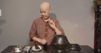 Những hình ảnh hiếm hoi tại nhà của Nghệ nhân ẩm thực Nguyễn Dzoãn Cẩm Vân kể từ khi xuất gia và bữa cơm chay do đích thân cô xuống bếp thiết đãi - Ảnh 3.