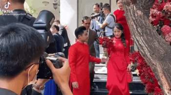 Cô dâu Primmy Trương diện túi Dior đỏ phiên bản đặc biệt - Ảnh 2.