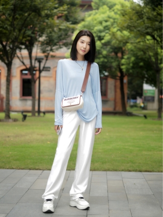 Street style Châu Á: Quần jeans là được chọn nhiều nh - Ảnh 5.