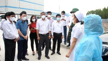 Chủ tịch Bắc Giang: Tỉnh thiếu kinh nghiệm chống dịch ở KCN, xin lập bệnh viện dã chiến - Ảnh 1.
