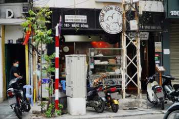 Ngày đầu Hà Nội đóng cửa quán ăn chống dịch, hàng quán vẫn nhan nhản đón khách - ảnh 12