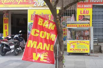 Hà Nội: Nhiều cửa hàng ăn uống kích hoạt chế độ bán mang về - Ảnh 3.