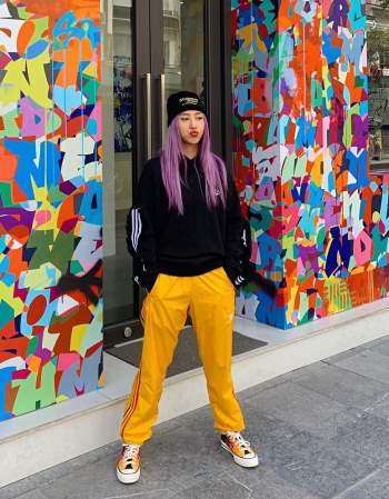Instagram look của sao Việt tuần qua: Chi Pu “quẩy” skinny jeans ít ai mặc, Quỳnh Kool diện đồ lộ dây áo lót - Ảnh 2.