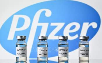 WHO xem xét cấp phép sử dụng khẩn cấp vaccine của Pfizer/BioNTech - Ảnh 1.