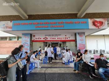 Bác sĩ Sài Gòn hiến máu cứu người giữa mùa dịch COVID-19 - Ảnh 2.