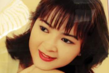 Lộ bức ảnh siêu hiếm thời trẻ của nữ đại gia Nguyễn Phương Hằng - Ảnh 1.