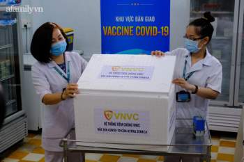 Những mũi tiêm vắc xin phòng COVID-19 đầu tiên đã được tiêm tại Hà Nội, Hải Dương và TP. HCM - Ảnh 4.