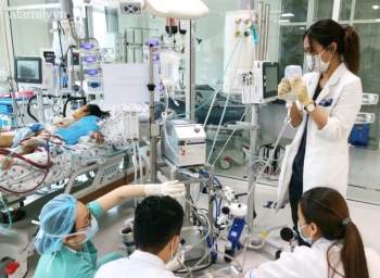 Sau cơn ói và sốt nhẹ, bé gái 9 tuổi ở Tiền Giang nguy kịch vì viêm cơ tim - Ảnh 3.