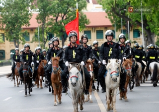 Chùm ảnh: Đội Kỵ binh Cảnh sát cơ động diễu hành trên Quảng trường Ba Đình - Ảnh 9.