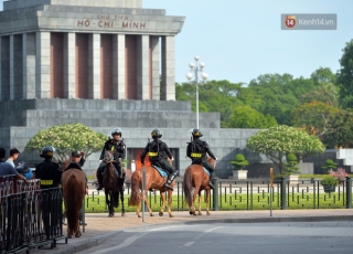 Chùm ảnh: Đội Kỵ binh Cảnh sát cơ động diễu hành trên Quảng trường Ba Đình - Ảnh 1.