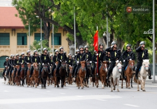 Chùm ảnh: Đội Kỵ binh Cảnh sát cơ động diễu hành trên Quảng trường Ba Đình - Ảnh 4.