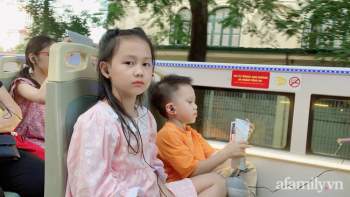 Mẹ trẻ Hà Nội chia sẻ hành trình đưa con đi trải nghiệm xe buýt 2 tầng: Quá lung linh, diệu kỳ, con liên tục reo lên: 