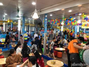 Không khí tại các khu vui chơi trong nhà cho trẻ dịp nghỉ lễ ở Hà Nội: Nơi đông đúc nhộn nhịp, nơi chẳng thấy bóng người - Ảnh 23.