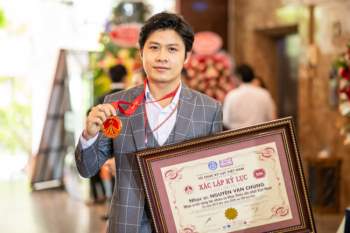 Nguyễn Văn Chung hạnh phúc khi nhận Kỷ lục Việt Nam cho sự nghiệp sáng tác - Ảnh 2.