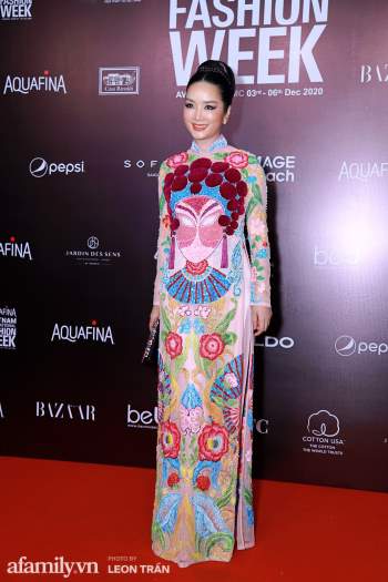 Thảm đỏ Aquafina Vietnam International Fashion Week 2020 ngày 3: Nhã Phương trẻ xinh trong bộ ren trắng, Diệu Nhi nhìn khác lạ trong bộ áo dài cách tân - Ảnh 12.