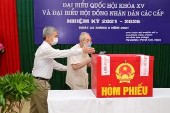 Bộ trưởng Bộ Y tế Nguyễn Thanh Long tham gia bỏ phiếu bầu cử đại biểu Quốc hội và HĐND các cấp - Ảnh 5.
