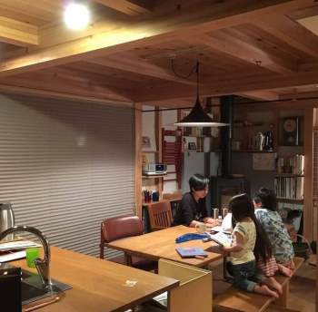Từ thành phố chuyển về nông thôn ở nhà gỗ, gia đình Nhật Bản biến cuộc sống bình thường trở thành thiên đường! - Ảnh 19.