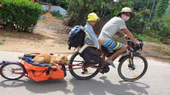Bán hết tài sản, cặp vợ chồng Vũng Tàu đạp xe chở 2 con nhỏ đi phượt khắp Việt Nam - Ảnh 1.