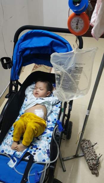 Sự sống mong manh của bé trai 17 tháng bị bệnh tim, thận cần sự hỗ trợ - Ảnh 2.