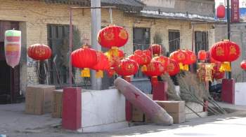 Bên trong ngôi làng sản xuất hàng triệu đèn lồng đỏ ở Trung Quốc