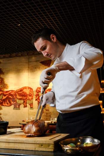 Trải nghiệm phong vị ẩm thực với bếp trưởng Adrien Guenzi tại Nhà hàng Square One - ảnh 1