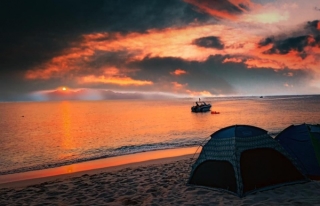 Tư vấn du lịch: Đến Quy Nhơn cắm trại ngủ lều ngay bờ biển, ngắm bình minh đẹp nao lòng - Ảnh 3
