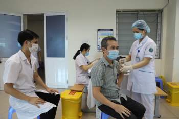 Bộ Y tế phân bổ vắc xin COVID-19 đợt 4, CDC Bắc Ninh và Bắc Giang mỗi tỉnh 50.000 liều - Ảnh 1.