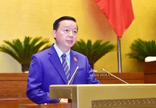 Bộ trưởng Trần Hồng Hà nói gì về việc thu phí rác sinh hoạt theo kilogam - Ảnh 2.