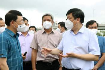 Tình hình Bắc Giang rất nóng, Bộ trưởng Bộ Y tế về làm việc, đề nghị Việt Yên phải phong toả - Ảnh 2.