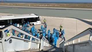 Chuyến bay đầu tiên đón người Việt về nước từ quốc đảo Cyprus và Saudi Arabia - Ảnh 2.