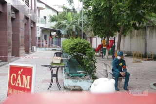 Phong tỏa block 15 tầng chung cư ở Sài Gòn, lấy mẫu từng người xét nghiệm Covid-19