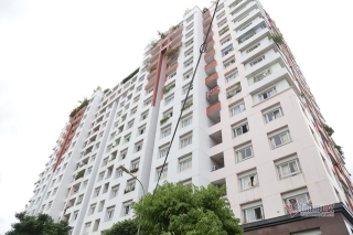 Phong tỏa block 15 tầng chung cư ở Sài Gòn, lấy mẫu từng người xét nghiệm Covid-19