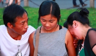 Cha mẹ đau đớn bỏ rơi con gái nhỏ ngoài chợ rau và cuộc đoàn tụ đẫm nước mắt sau 22 năm xa cách bặt tin con - Ảnh 2