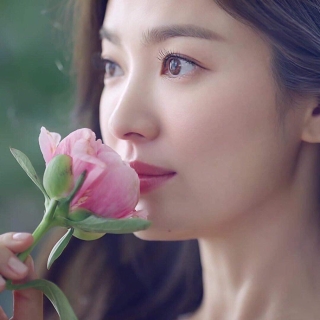 Choáng ngợp trước nhan sắc không tuổi của Song Hye Kyo